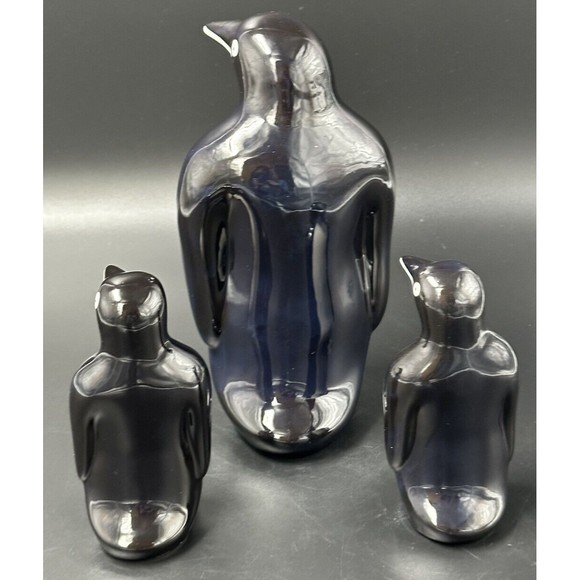 ELR Alcobaca Portugal Hand Painted Ceramic Penguin Figurines Family of Three - Picture 4 of 6